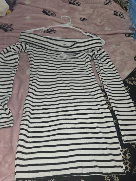 NWT Black and White Striped Off-the-Shoulder Long Sleeve STRETCHY Dress