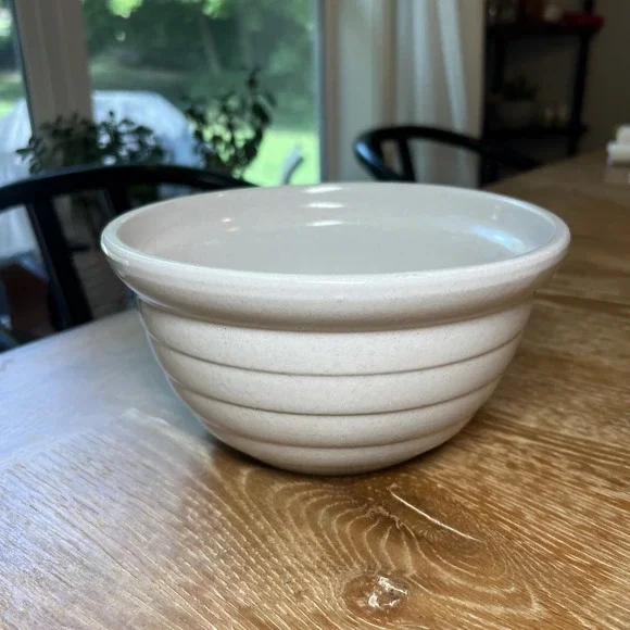 Vintage MONMOUTH Pottery BEEHIVE Mixing Bowl Stamped Leaf Made in IL, USA 8