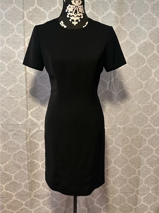 Vintage Votre Nom Paris LBD Short-Sleeve Sheath premium material Dress size 1