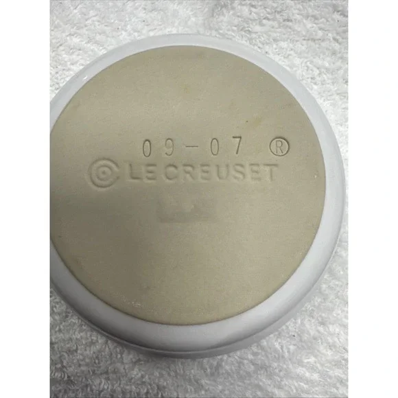 Le Creuset White Stoneware Beaded Rim Round Ramekin Baking Dish 09-07 5.5 Inch
