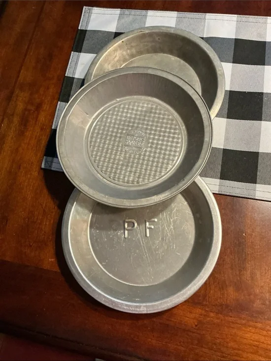 Three vintage Aluminum Pie Pans, Bakers Square, and two Poppin  Fresh
