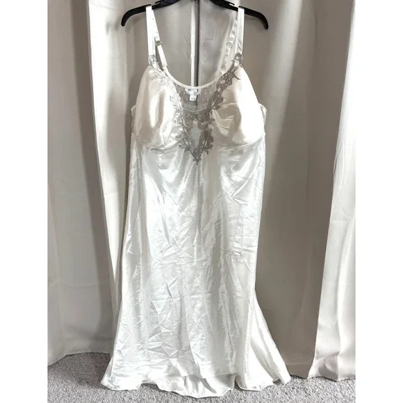 Flora Nikrooz Nightgown XL Babydoll Satin Lace Coquette Romantic Sexy READ 17909