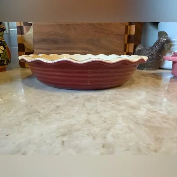 Emile Henry France stoneware ruffled pie dish