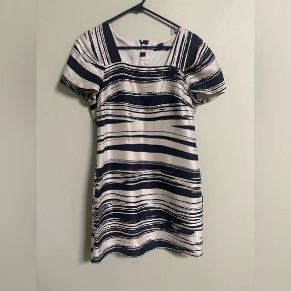 Banana Republic Size 8 Silk Sheath Black Brushstroke Stripe Cap Sleeve Career