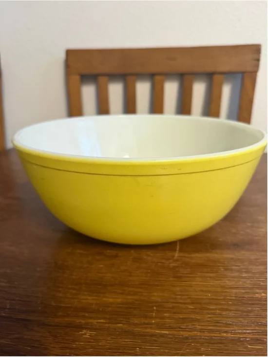 Vintage Pyrex 404 Primary Yellow 4 Quart Mixing Bowl Large Nesting Bowl Made in