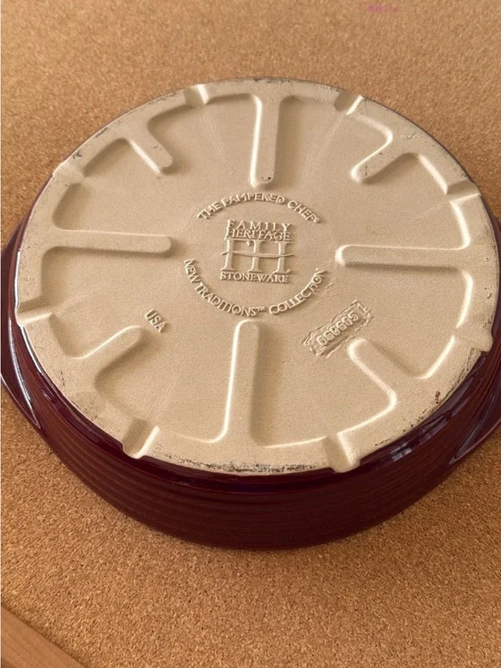 The Pampered Chef Round Covered Stoneware Baker - Maroon