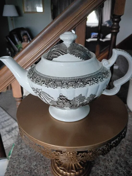 Vintage Ellgrave Marlboro Brown England Teapot
