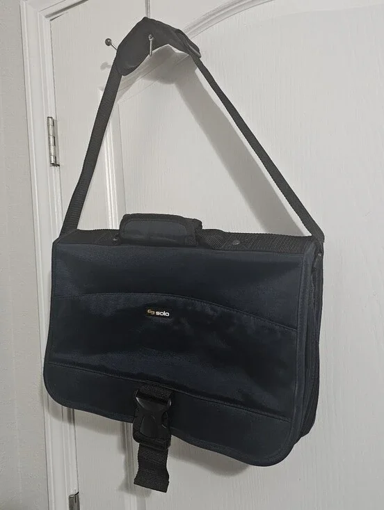 Solo Blue Portable 15.6