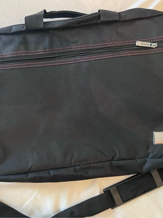 Black padded messenger bag laptop Briefcase NWOT