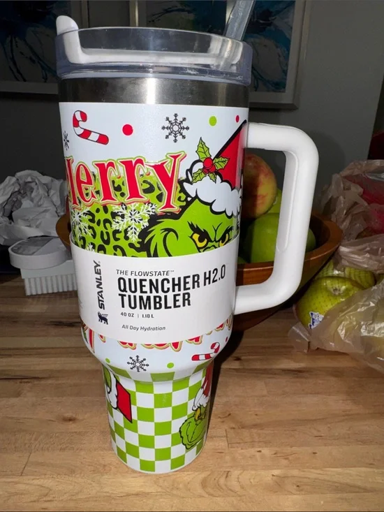 Stanley Quencher H2.0 Tumbler – Green, White, Red Holiday Grinch Design