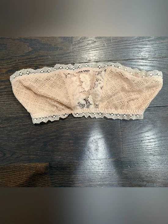 Victoria's Secret Lace Bandeau Bralette in Light Beige NEW tags removed