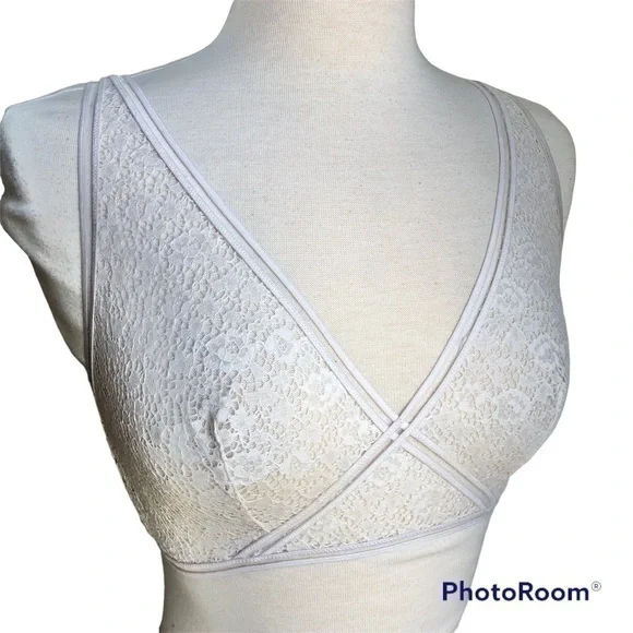 Victoria’s Secret full lace ‘very sexy’ cream criss cross bralette large