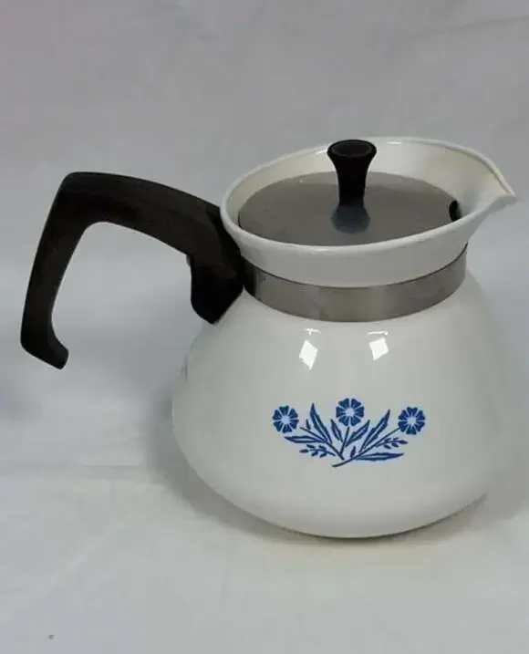 Vintage CorningWare Blue Cornflower 6-Cup Stovetop Tea Pot P-104 with Lid