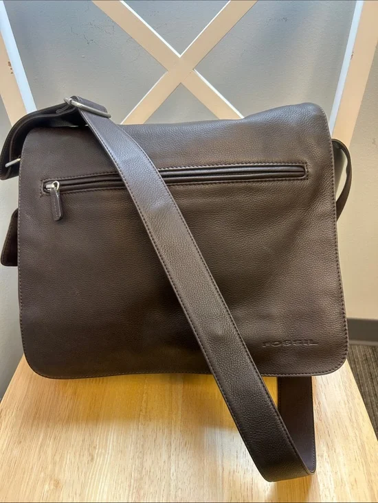 Fossil Pebbled Leather and Nylon ZB8843 Unisex Brown Messenger Bag/Work Satchel