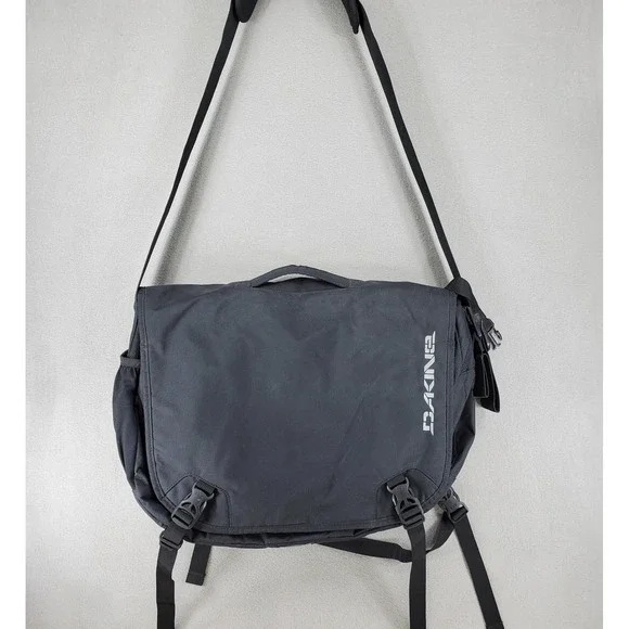 Dakine Messenger Bag Black Padded Laptop Sleeve Adjustable Strap Travel Utility