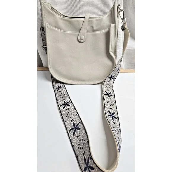 ah+dorned Vegan leather messenger bag w/adjustable guitar strap light‎ gray