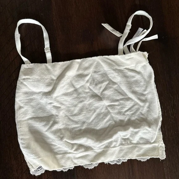 ‼️RARE‼️🎸ANTHROPOLOGIE🎸🔥NWT🔥Lace Scalloped Bandeau Bralette— S/M
