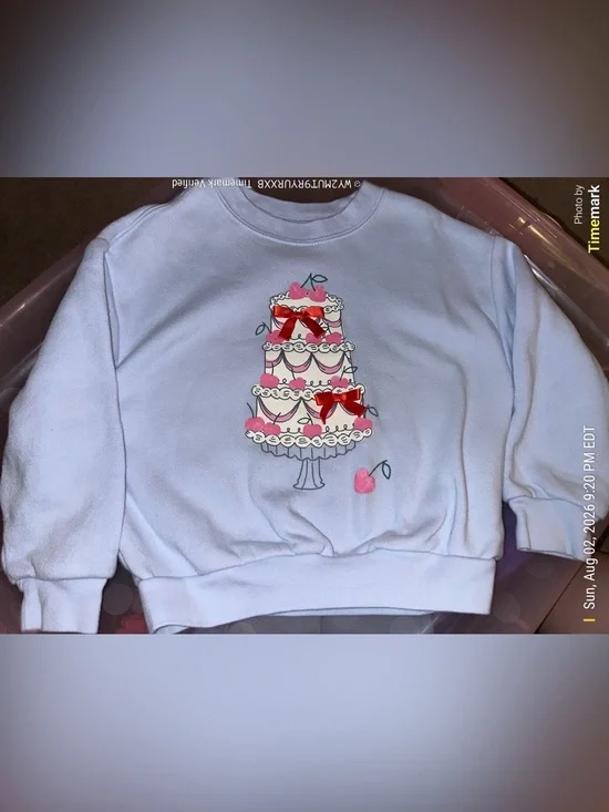 GAP White Kids Sweatshirt with Pink Cake and Red Bow Graphic