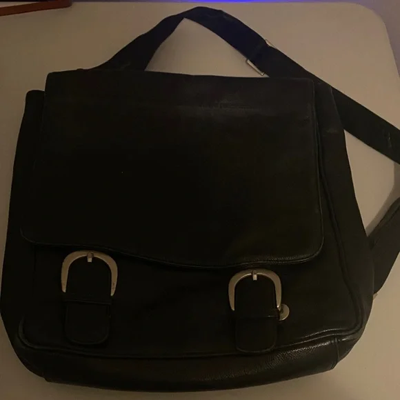Sophisticated Black Leather Messenger Bag