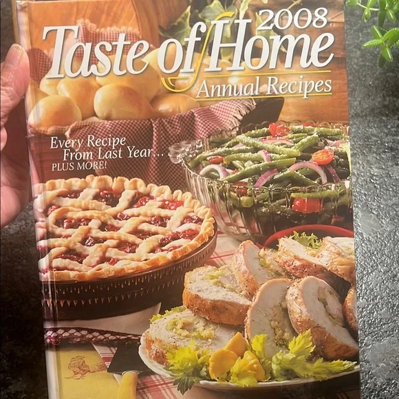 Taste Of Home Rustic Kitchen Cookbook with Earthy Tones 2008 Annual Recipes