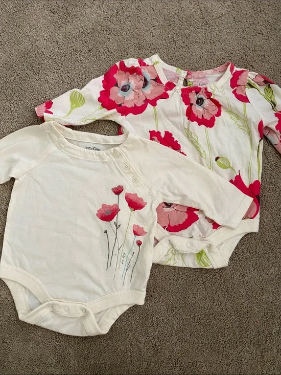 Great for  TWINS!!!! 2 GAP Cream One-Piece Bodysuits with Pink Floral Print