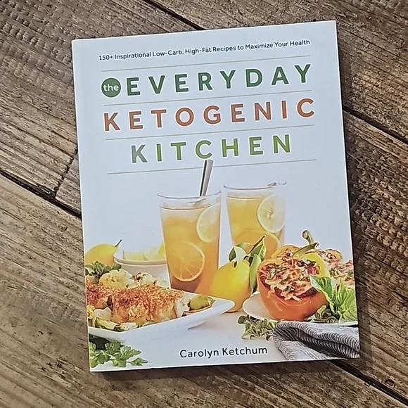 💥THE‎ EVERDAY KETOGENIC KITCHEN book Carolyn Ketchum