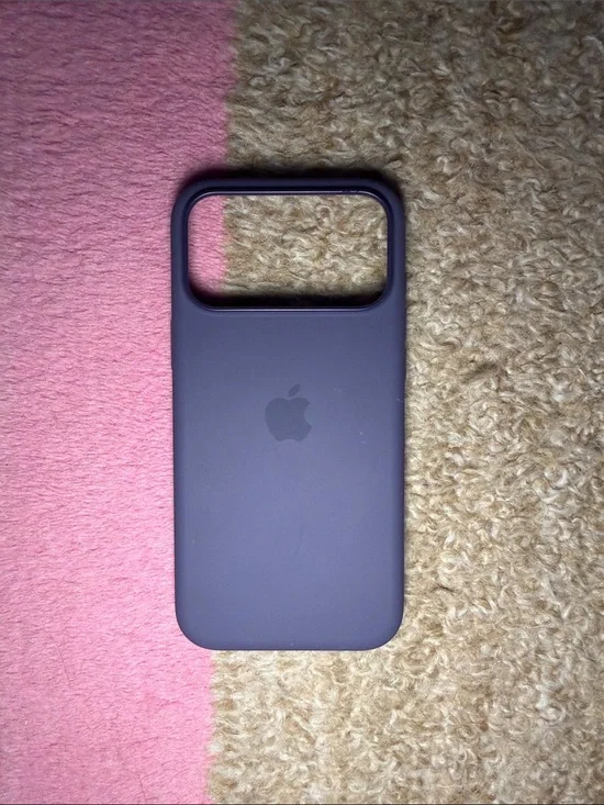 iPhone 17 Pro Max Silicone Case with MagSafe – Purple Fog