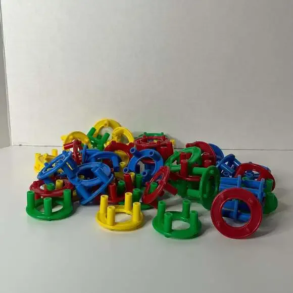 Vintage Ringa-Majigs Creative Interlocking Plastic Building Rings Toy Set