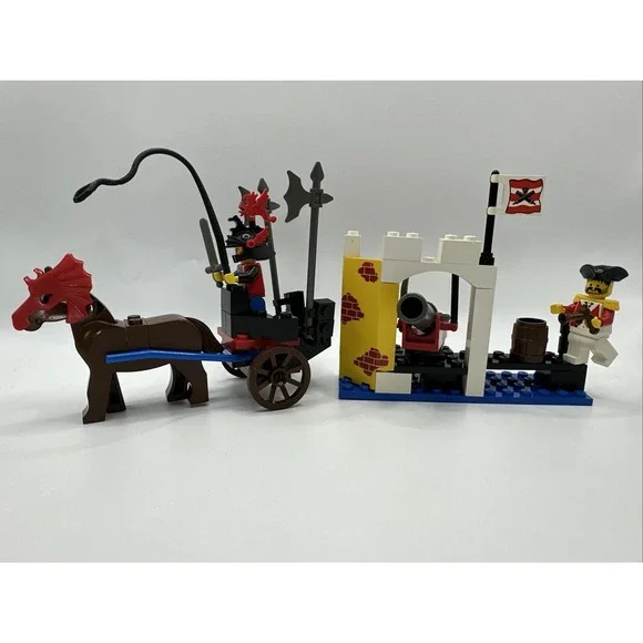 Vintage 1994 LEGO 1723 Castle Pirates Combi Pack Near Complete Horse Cannon Cart