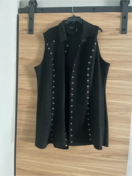 Radzoli Black 36” long Grommet Lined Vest. Excellent Condition!