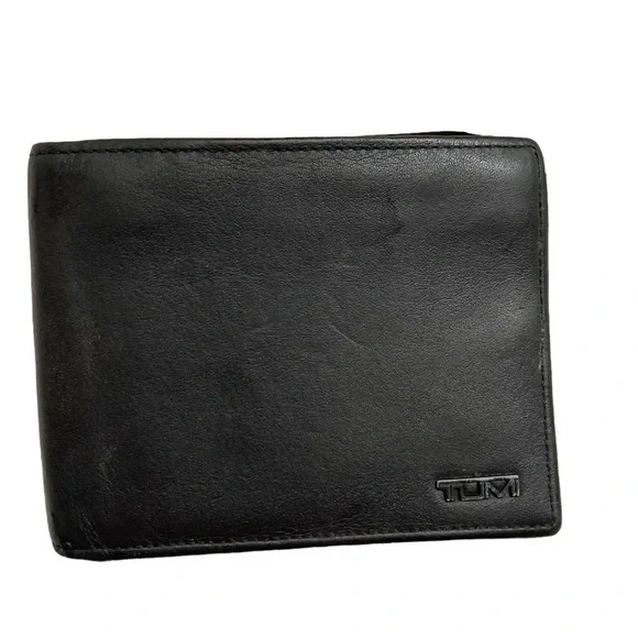 Tumi black leather mens wallet