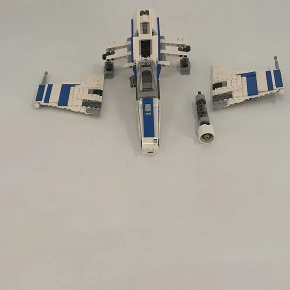 LEGO Star Wars New Republic E-Wing 75364 Incomplete Set Pre-Owned