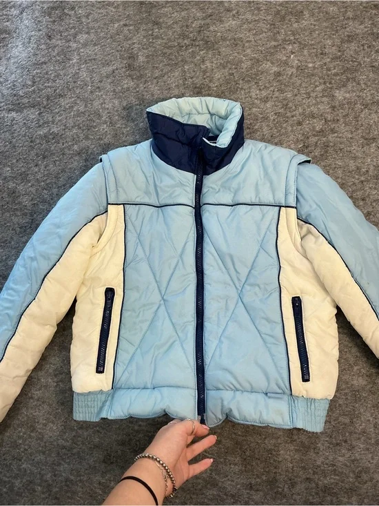 Mervyns Light Blue and Cream Quilted Puffer Jacket Size M