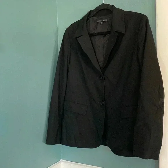 Lafayette 148 women’s black blazer - size 12 - wool blend - 2 button closure