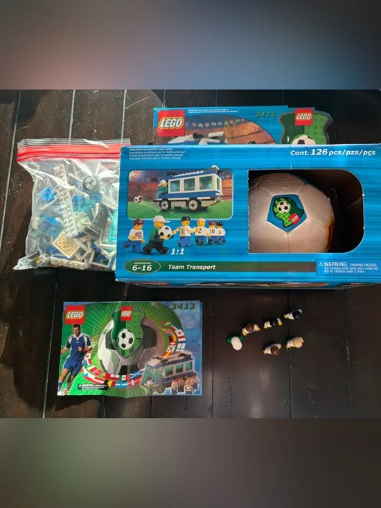 Lego soccer set #3411 with original box and mini soccer ball, includes minfigs!