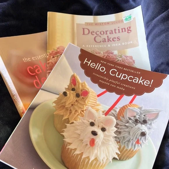 Set of‎ Three Cake & Cupcake Decorating Books