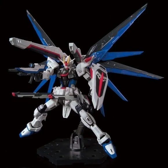 NWT Bandai Hobby Gundam HGCE ZGMF-X10A Freedom Gundam HG 1/144 Scale Model Kit