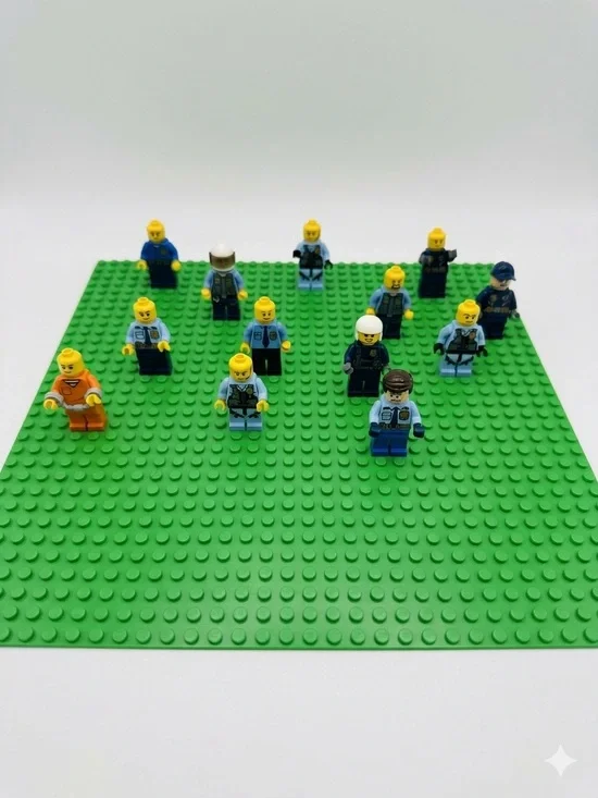 Lego Minifigure Lot of  police force and fugitive