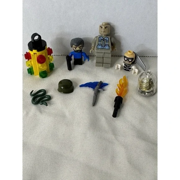LEGO & Mega Construx Minifigure Lot‎ with Accessories Weapons Extras