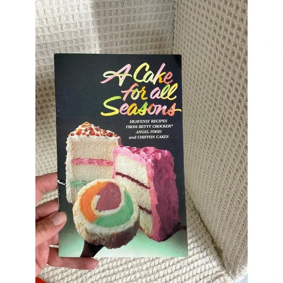 Vintage Betty Crocker A Cake for all Seasons Recipe Booklet OS Black Multi
