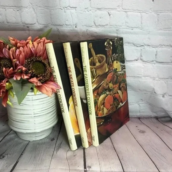 Vintage 1977 Southern Living set cookbook