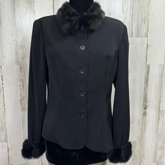 Amanda Smith Black Fur-Trimmed‎ Blazer