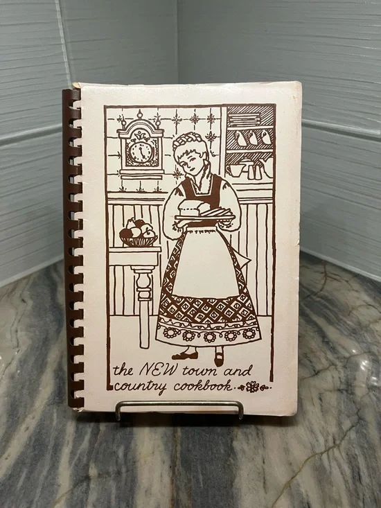 Vintage Country Cookbook The New Town And Country Cookbook 1975 Wynnewood PA