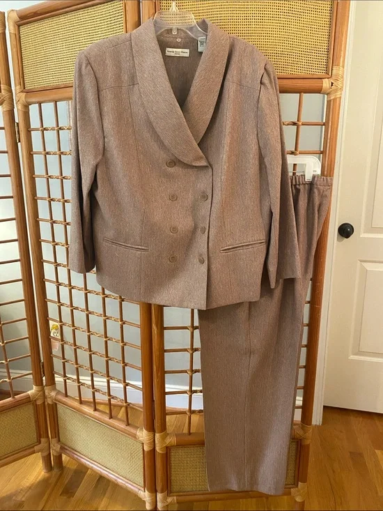 Amanda Smith Woman Herringbone Dress Jacket and Pant - Soft Taupe/Tan