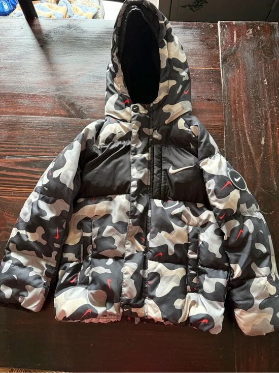 Nike Kids' Black & Gray Camo Hooded Puffer Jacket with Red Accents