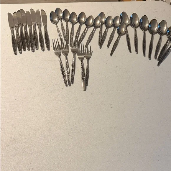 Vintage Floral-Pattern Stainless Flatware Set - Spoons, Forks & Knives - Silver