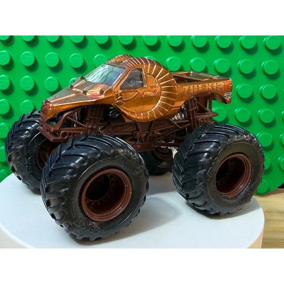 Hot Wheels Monster Jam The Ram Monster Truck Copper Diecast Mattel BKT Tires