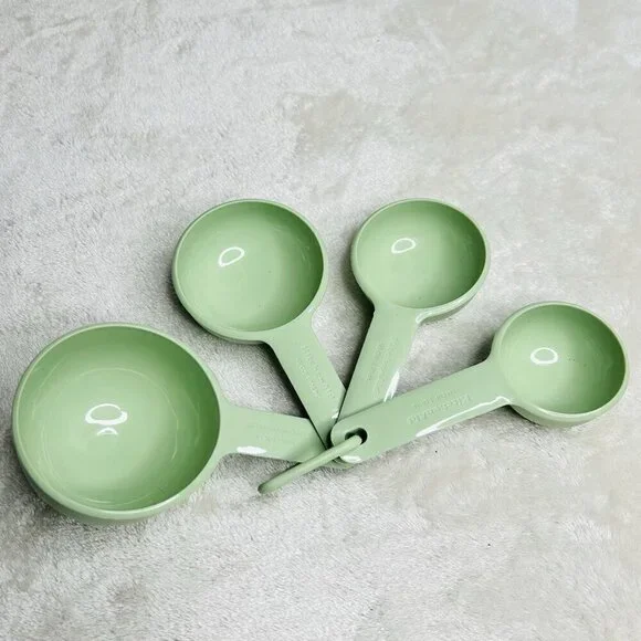 KitchenAid Measuring Cups Set Of 4 Seafoam Green 1/4, 1/3, 1/2, + 1 cup on Ring