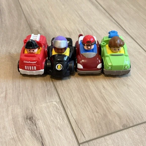 Fisher Price Little People Wheelies Lot‎ Of 4 Fire Truck Race Car Girl Green Car