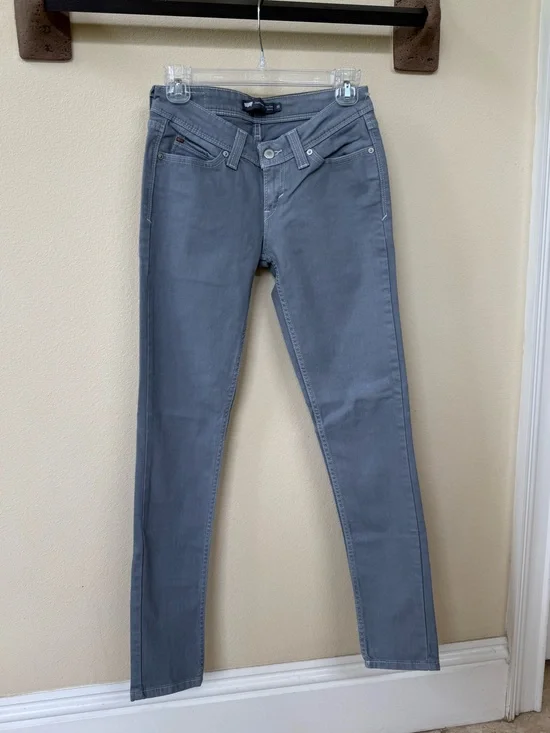 New - Levi’s  gray skinny jeans